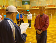 ���c����