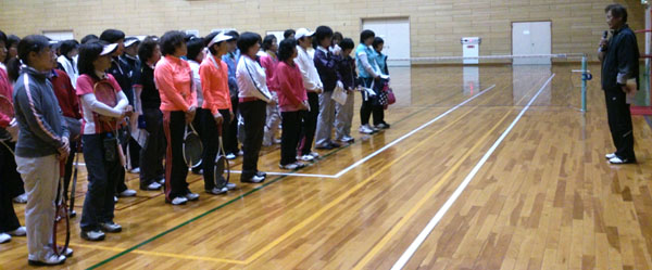 2��10�����f�B�[�X��C���h�A���i2���O���j�J��̖͗l�ł��B